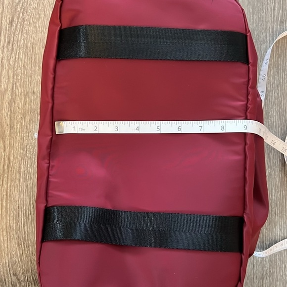 Mondani New York Weekender Bag - Picture 7 of 7